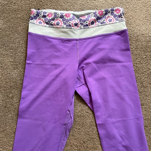 Floral with purple Lululemon leggings - Picture 1 of 5